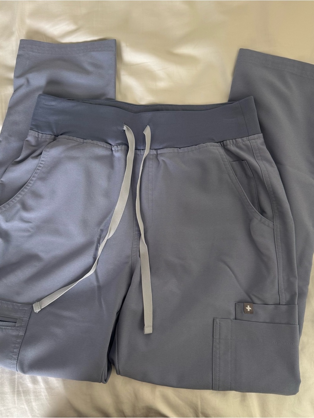 NWOT FIGS yola petite scrub pants - vapor blue
